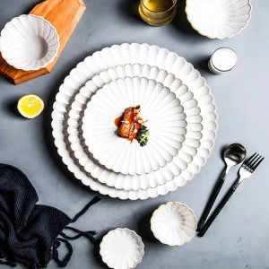 Antique Retro Glaze Porcelain Dinnerware Set for Christmas Festival Table Dining European Modern Colorful Ceramic Plates Bowls