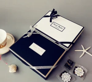 Christmas-Themed Gift Box with Snowflake Design Custom Size for Holiday Gift Packaging