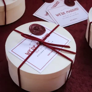 Custom Paper Round Holiday Gift Packaging Box Wedding Candy Box Christmas Present Small Box