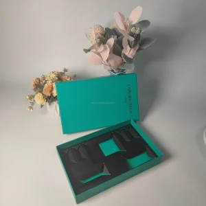 Custom Printed Embossed Matt Laminated Christmas Gift Packaging Box with Recycled Materials and Ribbon for Holiday Gift Wrapping