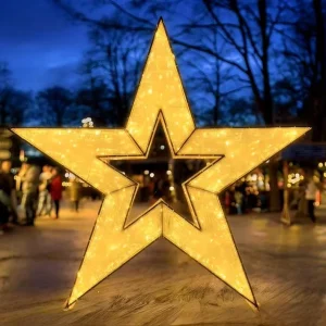 Custom Size IP65 Waterproof Star Christmas Light Sculpture for Garden Indoor Outdoor Festive Decorations in Theme Parks Resorts
