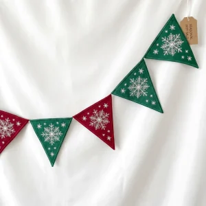 Event Flags Christmas Holiday Triangle Bunting Snowflake Pattern Polyester Festive Party Decoration Banner Aluminum