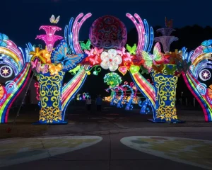 Factory Custom Colorful Iron Tree Shape LED Festival Lanterns Extra Large for Theme Parks Graduation Ramadan Diwali