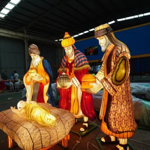 Factory Customized Iron Tree Shape Jesus Christ Festival Lantern for Graduation Ramadan Thanksgiving