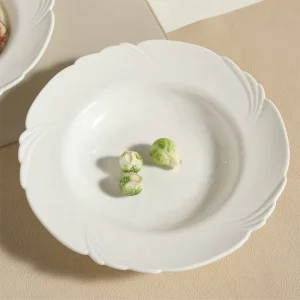 Factory Solid Lace Rim 8.75 Inch White Ceramic Deep Plates Porcelain Round Dinner Plates Emboss Minimalist Tableware
