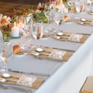 Factory direct Christmas Rectangle Tableware Cutlery Set Jute Lace trimmed Cutlery Pouch Party Wedding Festive Tableware
