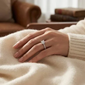 Glamorous Center Stone Solitaire Ring Polished Half Paved Shank Contrast Prong Setting Natural Diamond Ring for Wedding