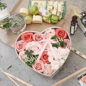 Handcrafted Heart Shaped Artificial Soap Rose Flower Box Set Factory Direct