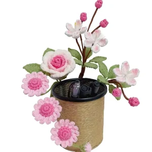 Handmade Modern Crochet Flowers Eco friendly for Rose Lily Pen Case Teachers’ Day & Anniversary Gift for Office Home Decoration