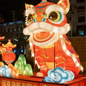 Handmade Traditional Chinese Lion Dance Dragon Lantern Silk Lantern for Lunar New Year and Night Market Event Exhibition