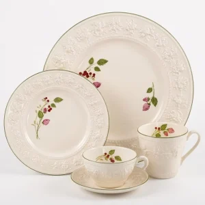 Joyful Holiday Green Raspberry Pattern Emboss Ceramic Tableware 20/27cm Ceramic Plate and Cup for Wedding Party Home Hotel