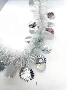 Manufacturer’s Direct Christmas Party Decorations Colorful Multi Size Sun Flower Tinsel Garland Decorative Ribbons