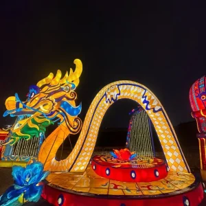Mid Autumn Festival Holiday Lanterns Chinese Silk Lantern with LED Lights for New Year and Chinese New Year