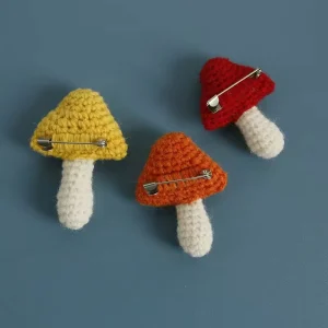 Multi Color Mini Mushroom Brooch Yarn Hand Crochet Doll Pin Cute Portable Decorative Crochet Brooch for Women