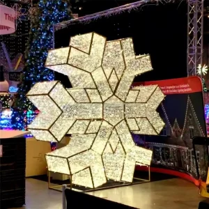 New Design Large LED Snowflake Light 3D Motif Outdoor Christmas Halloween Decoration for Garden Park Wedding Decoration