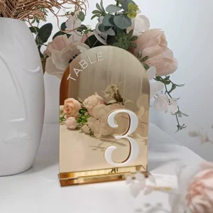 OEM Modern Wedding Centerpieces Table Decorations Clear Wedding Acrylic Table Signs for Wedding Event
