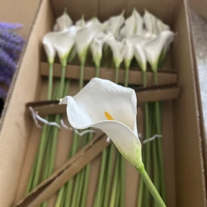 Popular Wedding Decorative Flower Lily Artificial Real Touch EVA White Lily for Mother’s Day Christmas Thanksgiving