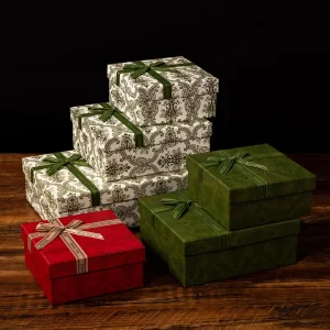 Red and Green Christmas Birthday Wedding Gift Boxes Rectangular Shape China Origin Ins Style Packaging