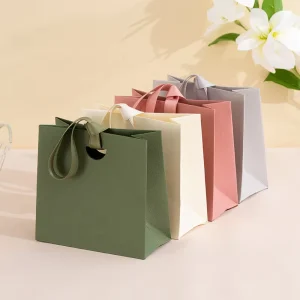 Specialty Paper Jewelry Gift Tote Bags Ribbon Handle Paper Bag for Ring Earring Necklace Wedding Favor Boutique Packaging