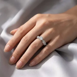 Timeless Twist Segment Solitaire Ring Polished Wrap Around Inlaid Accent Stones Round Cut Diamond Ring for Party Occasion Use
