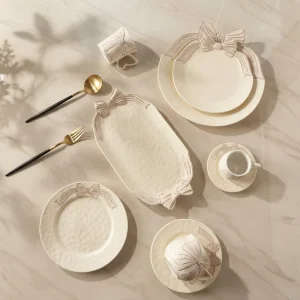 Towin Custom OEM ODM French Style Embossed Bow Ceramic Tableware Set Retro Porcelain Dinnerware Plates Cups and Saucers Set