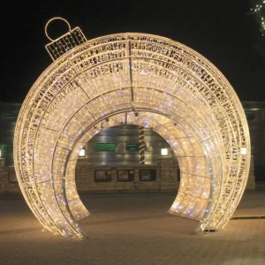 Walk Through Giant Christmas Ball Light Outdoor IP65 LED Ornament Tunnel Commercial Mall Plaza Holiday Decoration Custom Size