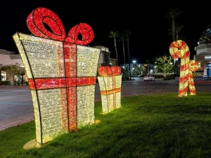 Waterproof 3D Outdoor Christmas Graduation Gift Motif Tree Shape LED Box Decorations Sizes 60cm 80cm 100cm 120cm Made Iron IP65