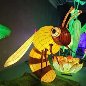 Waterproof Bee Shaped Chinese Lantern Animal Lanterns for Garden Spring Festivals Insect Themed Child Birthdays Christmas